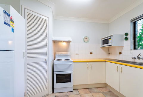 Great Views, Ground Floor Unit Clearview Apartments South Esplande, Bongaree - Accommodation Australia 14