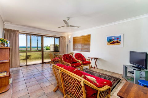 Great Views, Ground Floor Unit Clearview Apartments South Esplande, Bongaree - Accommodation Australia 3