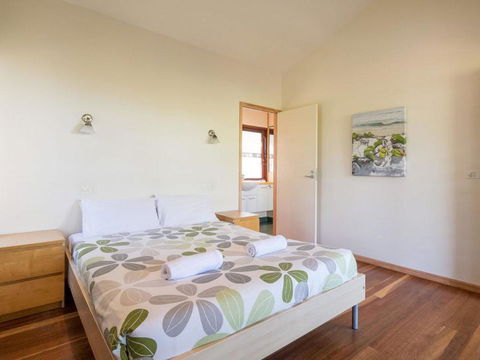 Laguna House - Accommodation Australia 3