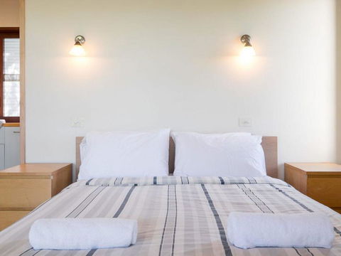 Laguna House - Accommodation Australia 12