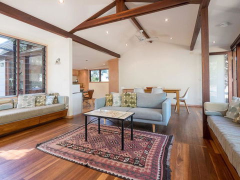 Laguna House - Accommodation Australia 9