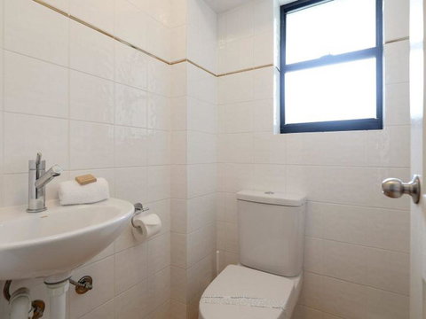 Mooloomba Five - Australia Shopping 1