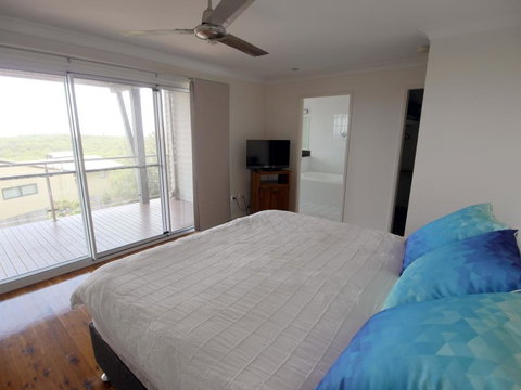 Blue Water Views 1 - Accommodation Australia 3