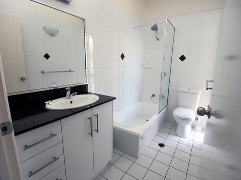 Blue Water Views 1 - Accommodation Australia 8