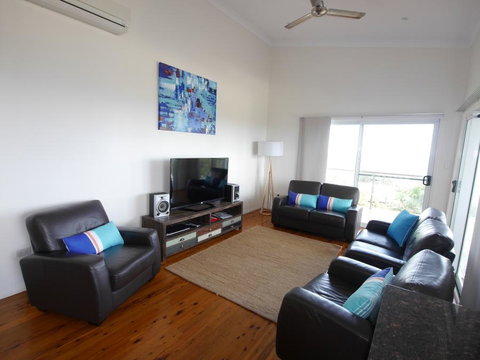 Blue Water Views 1 - Accommodation Australia 6