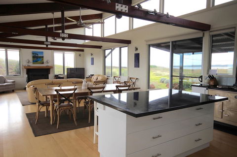 Turnstone Beach House - Accommodation Australia 17