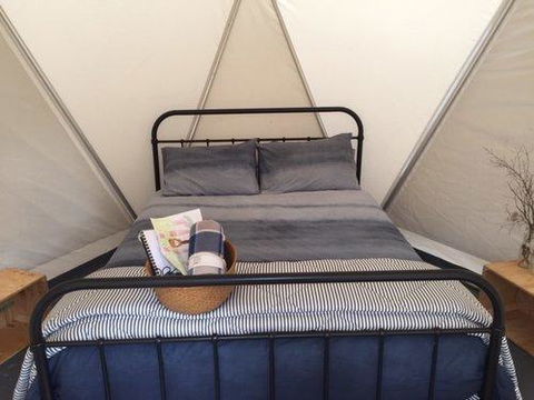 Flinders Island Glamping - Bed n Breakfasts 19