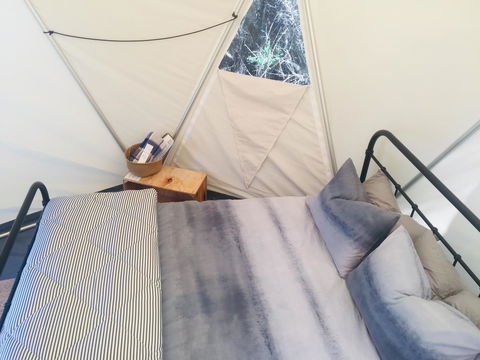 Flinders Island Glamping - Bed n Breakfasts 4