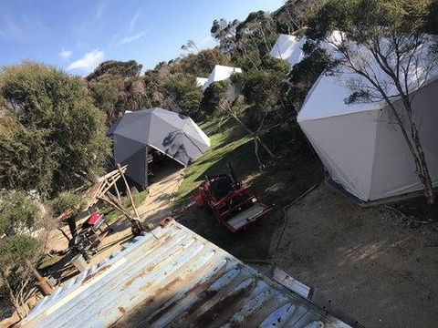 Flinders Island Glamping - Bed n Breakfasts 9