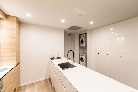 Highgate CBD Apartment - Australia Shopping 4