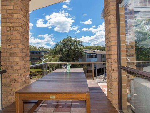 'COLUMBIA VIEWS', 2/9 COLUMBIA CLOSE - AIRCON, WIFI, NETFLIX, VIEWS & BOAT PARKING - Accommodation Australia 2