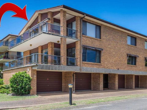 'COLUMBIA VIEWS', 2/9 COLUMBIA CLOSE - AIRCON, WIFI, NETFLIX, VIEWS & BOAT PARKING - Accommodation Australia 0