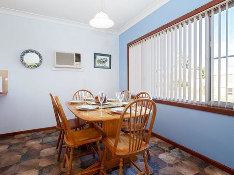 'Rutland', 1/13 Cromarty Road - Pet Friendly, Boat Parking, Water Views, Air Con - Australia Shopping 1