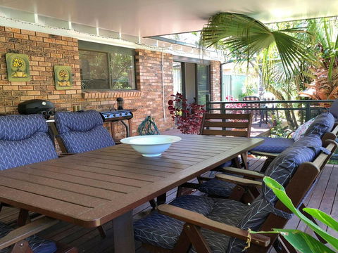 'Sandy Palms' 28 Moorooba Cr - Beautiful Home With Wifi, Air-con And Boat Parking - Accommodation Australia 2