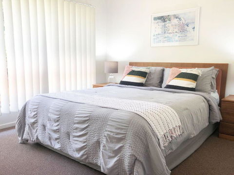 'Sandy Palms' 28 Moorooba Cr - Beautiful Home With Wifi, Air-con And Boat Parking - Accommodation Australia 1