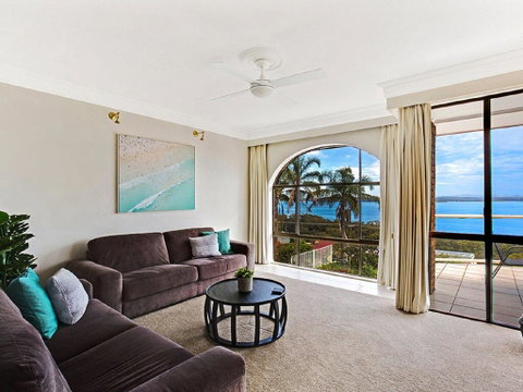 'The Bay', 25 Wallawa Rd - Huge Home With Aircon, Spectacular Views & Chromecast - Accommodation Australia 2