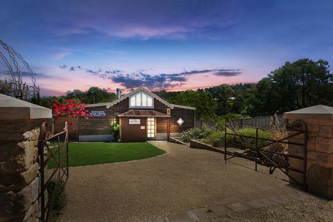 'The Coach House' At Lochiel - Accommodation Australia 0