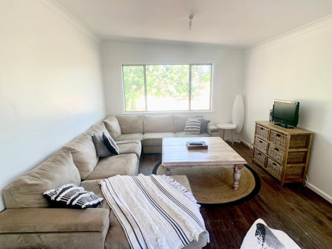 'The Wattles' - True Country Escape Near Wineries - Borenore - Accommodation Australia 2