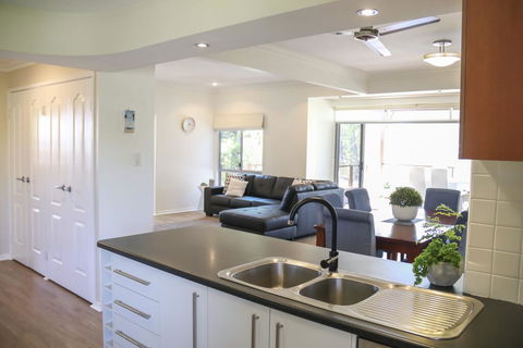 'Top Tier' Dog Friendly Holiday Home - Accommodation Australia 2