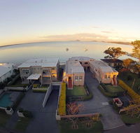1 'Seaside Splendour' 137 Soldiers Point Road - beautiful unit on the waterfront - Accommodation Australia