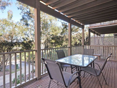 1 Bedroom Executive Villa Located Within Cypress Lakes - Accommodation Australia 0
