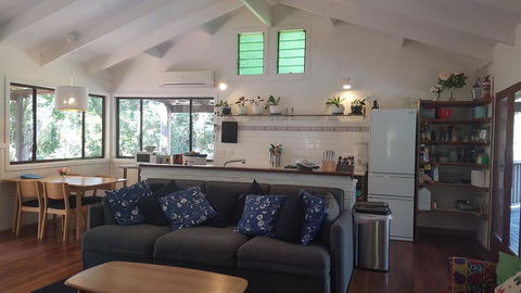 1 Bedroom Home Surrounded By Nature - Accommodation Australia 2