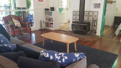 1 Bedroom Home Surrounded By Nature - Accommodation Australia 3