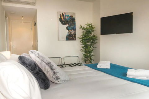 1 Bedroom Studio Apartment Near Eagle Street - Accommodation Australia 0