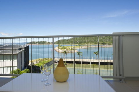 1 Bright Point Apartment 1402 - Accommodation Australia 0