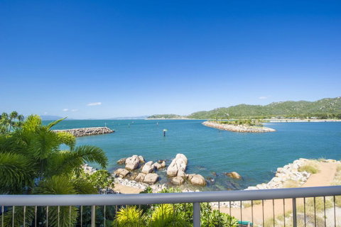 1 Bright Point Apartment 2303 - Accommodation Australia 0