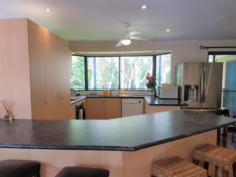 10 Naiad Court -Beach Retreat In The Bush - Accommodation Australia 2