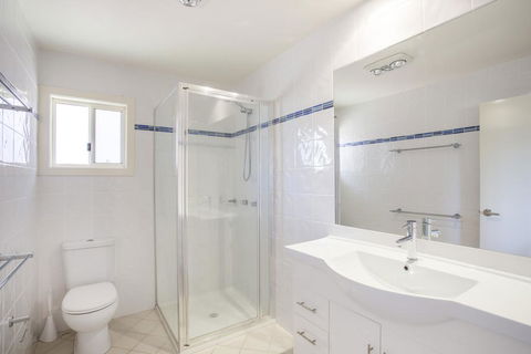 11 Riley St - Stylishly Modern - Accommodation Australia 2