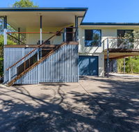 12 Ibis Court - Highset beach house with natural bushland gardens and covered decks - Australia Shopping