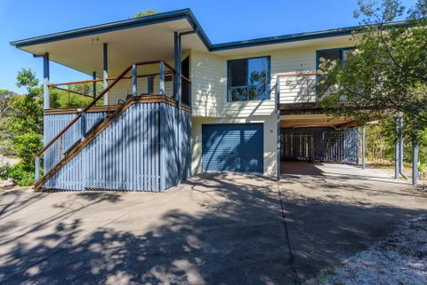12 Ibis Court - Highset Beach House With Natural Bushland Gardens And Covered Decks - Accommodation Australia 1