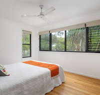 12 Naiad Court- Pool sleeps 8 close to beach - Accommodation Australia
