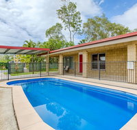 14 Double Island Drive - Rainbow Beach Large Holiday House with PoolPets Welcome Free Wi-Fi - Accommodation Australia