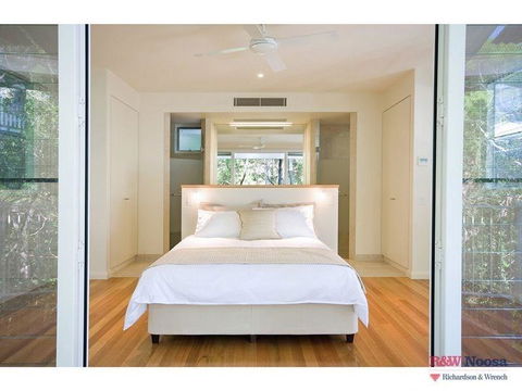 14 Little Cove Road - Australia Shopping 1