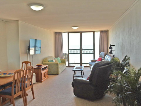 15 'Harbourside' 3-7 Soldiers Point Road - Right On The Waterfront - Local Tourism 1