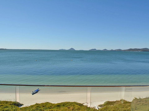 15 'Harbourside' 3-7 Soldiers Point Road - Right On The Waterfront - Local Tourism 0