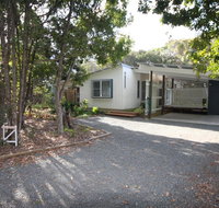 15 Belle Court - Modern architect designed open plan holiday home with outdoor shower - Accommodation Australia