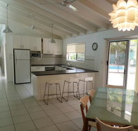 15 Larapinta Court - Family home with swimming pool in a quiet street and central location close to CBD - Accommodation Australia