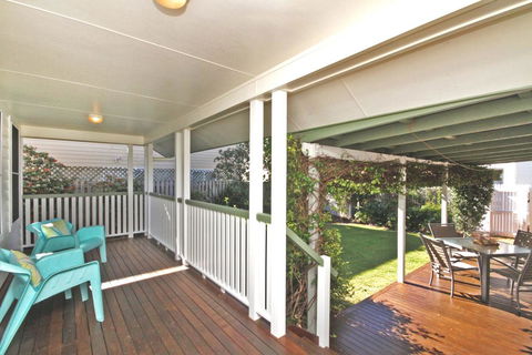 16 Beachway Pde, Marcoola: Linen Incl, WiFi, Pet Friendly, A/Cond. 500 BOND - Local Tourism 2