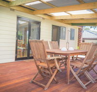 17 Broadbeach Drive - Free WiFi - Accommodation Australia