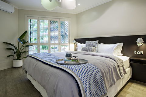 1770 Getaway - Australia Shopping 3