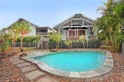18 Northbeach Place, Mudjimba Beach - Pet Friendly, Linen Included, WIFI - Australia Shopping 1