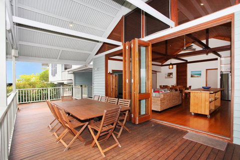 18 Northbeach Place, Mudjimba Beach - Pet Friendly, Linen Included, WIFI - Australia Shopping 3