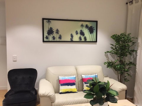 18 Surflen St - Bed n Breakfasts 1