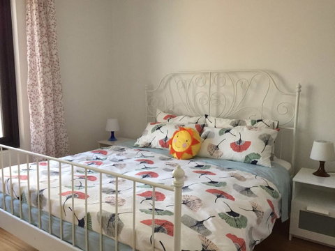 18 Surflen St - Bed n Breakfasts 2