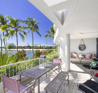 19 Noosa Pacific - Australia Shopping
