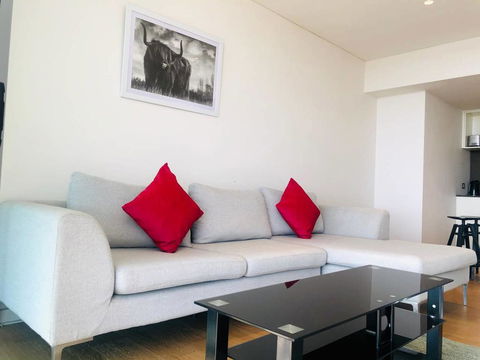 1Bed 1Study Apt With City View &NEW YEAR Firework - Accommodation Australia 3